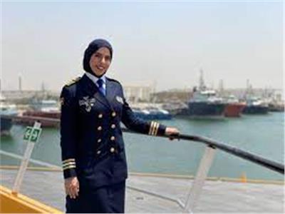 أول قبطانة بحرية إماراتية: قيادة السفن مهنة تتطلب الشغف والعزيمة