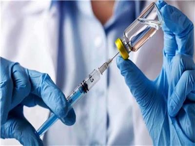 "فايزر" و"بيونتك" تبدآن التجارب السريرية للقاح جديد يستهدف متحور "أوميكرون"