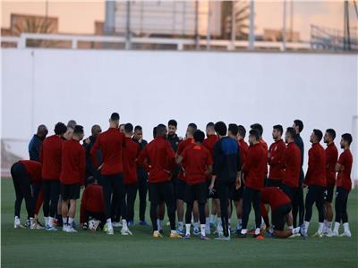 الأهلي يصل ملعب الاتحاد الرياضي البيضاوي لخوض مرانه الأول بالمغرب
