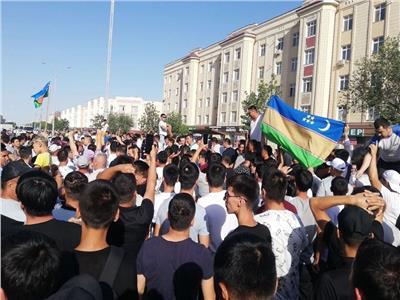 سلطات كاراكالباكستان الأوزبكية: المتظاهرون حاولوا الاستيلاء على السلطة
