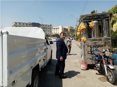 رئيس مدينة بني سويف يتابع رفع الإشغالات والباعة الجائلين من الطريق العام 