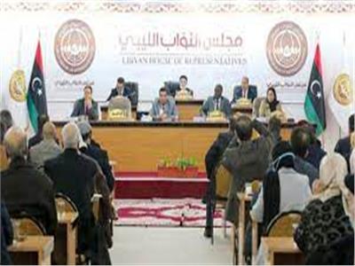البرلمان الليبي يعقد أول جلساته بعد حرق مقره في طبرق