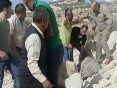 مصرع فتاة وإصابة شخصين جراء انهيار صخري جنوب الخليل بفلسطين 