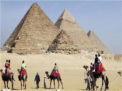 موقع كندى يختار الأهرامات ووادى الملوك من بين أجمل ١٠ أماكن على الأرض