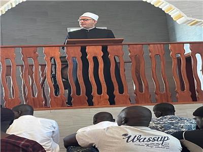 أمين «البحوث الإسلامية» يلقي خطبة الجمعة بمسجد قصر الرئاسة بـ «جامبيا»