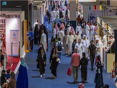 معرض الرياض الدولي للكتاب يشهد حضوراً ملحوظاً أول أيامه