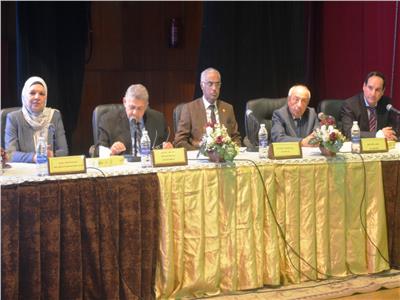 رئيس جامعة بورسعيد يفتتح  فاعليات يوم المياه الثاني 2022 