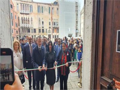 إفتتاح معرض توت عنخ أمون تحت اسم "١٠٠ عام من الألغاز " في مدينة فينيسيا 