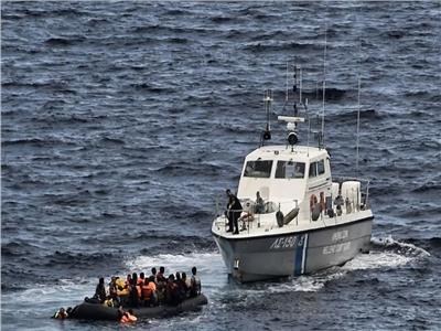 خفر السواحل اليوناني ينقذ نحو 500 مهاجر في جزيرة كريت