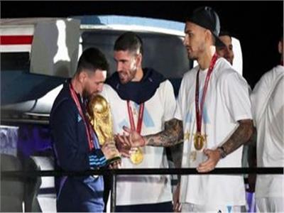 منتخب الأرجنتين يصل بوينس آيرس بعدد التتويج بكأس العالم