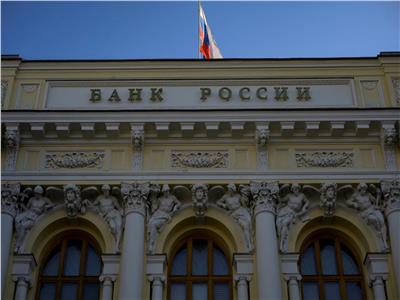 أكبر البنوك الروسية تعلن العمل بشبه جزيرة القرم