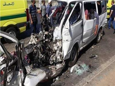 مصرع وإصابة 17 في حادث تصادم سياره ميكروباص مع سيارتين ملاكي بـ"أكتوبر"  