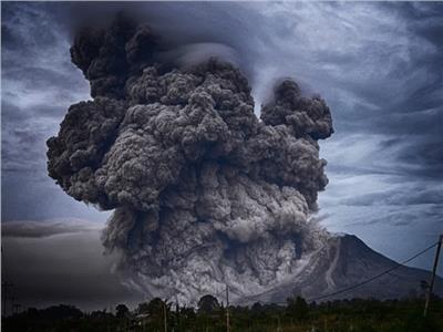 بركان "ابن كراكاتوا" يثور من جديد ويهدد أندونيسيا