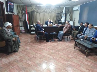 رئيس مدينة ناصر يناقش إجراءات تنفيذ خطة ترشيد إستهلاك الكهرباء