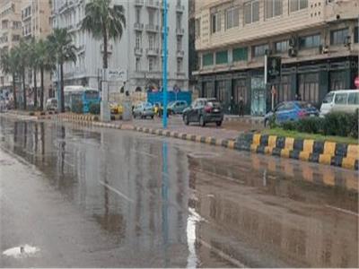 أمطار متوسطة على الإسكندرية وارتفاع أمواج البحر