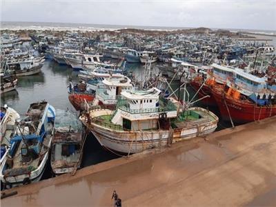توقف حركة الملاحة بميناء البرلس وبمياه البحرالمتوسط لسوء الأحوال الجوية