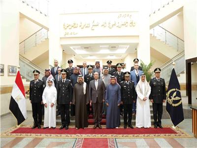 زار أكاديمية الشرطة ومركز الإصلاح والتأهيل.. «وزير الداخلية» يستقبل وفدًا أمنيًا قطريًا