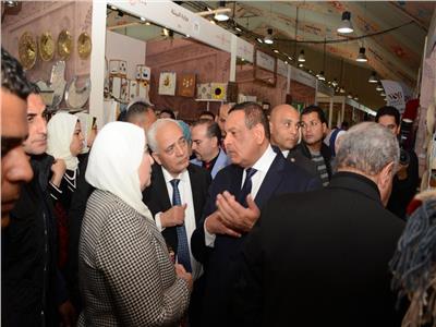 وزير التنمية المحلية يشارك في افتتاح معرض «ديارنا» للحرف اليدوية التراثية