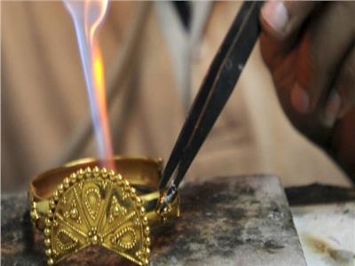 الخميس.. «الدمغة والموازين» تبحث مع شعبة الذهب تطوير ورش ومصانع المجوهرات 