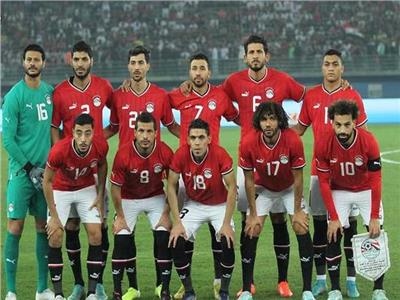 منتخب مصر بالقميص الأحمر  أمام مالاوي 