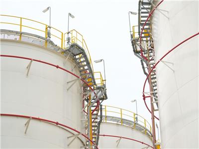 توقعات برفع السعودية أسعار النفط في آسيا للشهر الثالث هذا العام