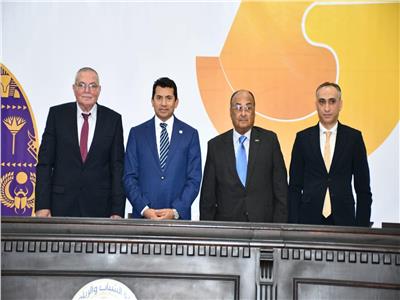 وزير الرياضة يشهد إعلان استضافة مصر للبطولة الدولية للهوكي الخماسي 