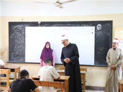 أمين «البحوث الإسلامية» يتفقد امتحانات الثانوية الأزهرية فى المنوفية