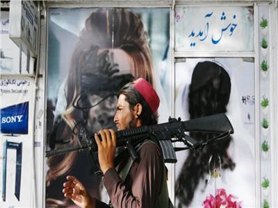 طالبان تحظر عمل صالونات التجميل بأفغانستان