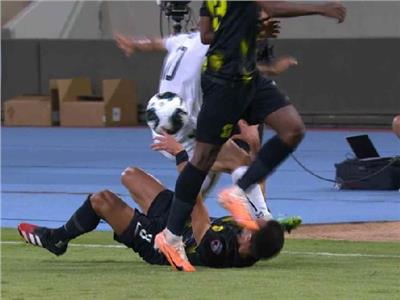 البطولة العربية 2023| لاعب الصفاقسي لطارق حامد : لم أتعمد إصابتك وأتمنى لك الشفاء 
