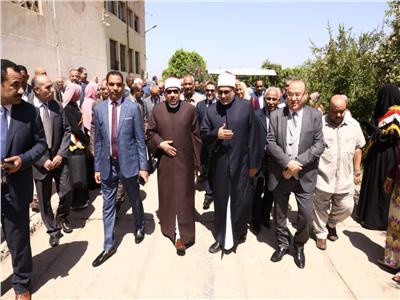 في أول زيارة رسمية لفرع الجامعة بأسيوط ..عمداء الكليات يستقبلون رئيس جامعة الأزهر