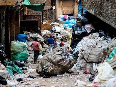 «الزبالين»: تحويل 5 طن يوميا من المخلفات لمواد خام لصناعات الملابس والبلاستيك
