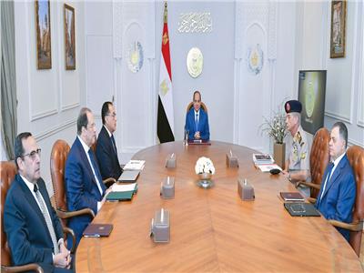 السيسي يتابع مع مدبولي ووزراء الدفاع والداخلية والمخابرات جهود التنمية الشاملة بشمال سيناء