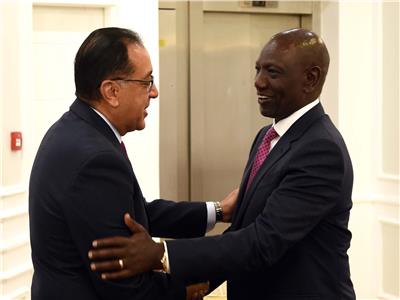الرئيس الكينى يستقبل رئيس الوزراء على هامش مشاركته في اجتماعات قمة أفريقيا للمناخ 