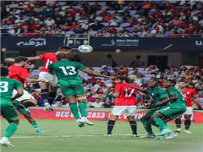 انطلاق المباراة الودية بين مصر والجزائر 
