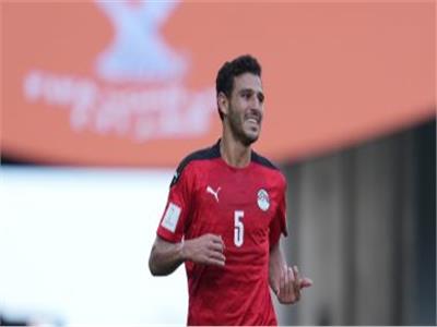 حمدي فتحي يتقدم بمنتخب مصر بالهدف الأول في شباك الجزائر 