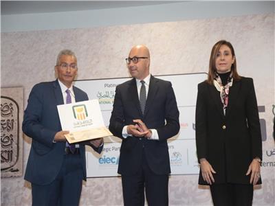 الزميل أحمد عبدالنعيم يحصل على جائزة معرض الكتاب لأفضل كتب الطفل 