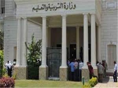  وزير التعليم يفاجئ مدرسة العبور الاعدادية بشرق مدينة نصر بتفقد انتظام الدراسة 