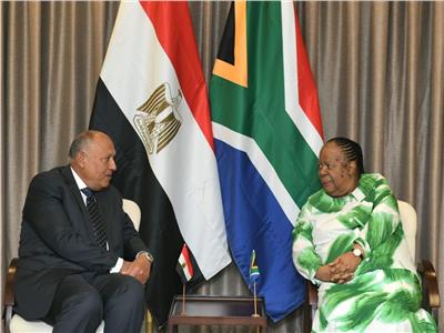 شكري يُجري مشاورات سياسية مع وزيرة خارجية جنوب أفريقيا