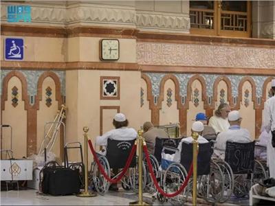 مصليات وغرفة خاصة بالصم وعربات  لخدمة كبار السن وذوي الإعاقة في المسجد النبوي