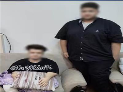 ضبط صانع محتوى ينشر مقاطع غير لائقة على مواقع التواصل الاجتماعي