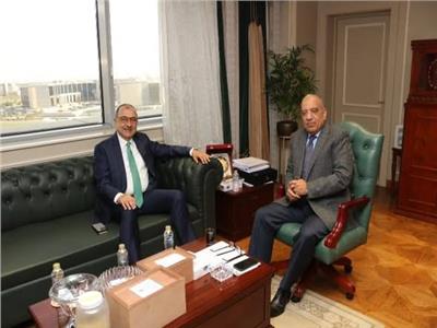 وزيرا الكهرباء وقطاع الأعمال يبحثان التنسيق والتعاون في مجالات كفاءة الطاقة وترشيد الاستهلاك 
