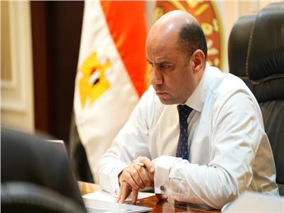 وزير العمل : بدء اختبارات المتقدمين لوظيفة بائع أجهزة إلكترونية بالخارج