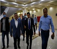 وزير الرياضة ومحافظ البحر الأحمر يتفقدان أعمال التطوير بالمدينة الشبابية بالغردقة