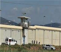 وسائل إعلام إسرائيلية: هروب 6 أسرى فلسطينيين من سجن في شمال إسرائيل