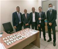  ضبط  أسلحة بيضاء وأقراص مخدرة مع راكبين بمطار القاهرة