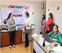 مايا مرسي تستقبل فتاة ضمن مبادرة "فتيات في أدوار قيادية"