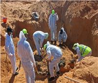 انتشال 35 جثة مجهولة الهوية من مقابر جماعية بـ «ليبيا»