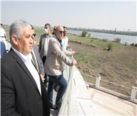 محافظ بني سويف يتفقد الأعمال النهائية لتطوير كورنيش النيل