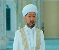 المفتي الأعلى لكازخستان يتقدم لشعبه بالتهنئة بمناسبة يوم الرئيس الأول