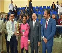 رئيس جامعة الأقصريشهد حفل ختام البطولة الأولى لكرة القدم الخماسية للجامعات 
